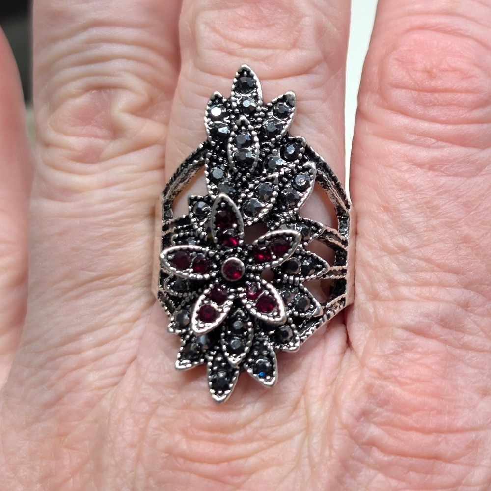 New Flower Statement‎ Ring Black Red Rhinestone Stretch Band PLus Size Chunky